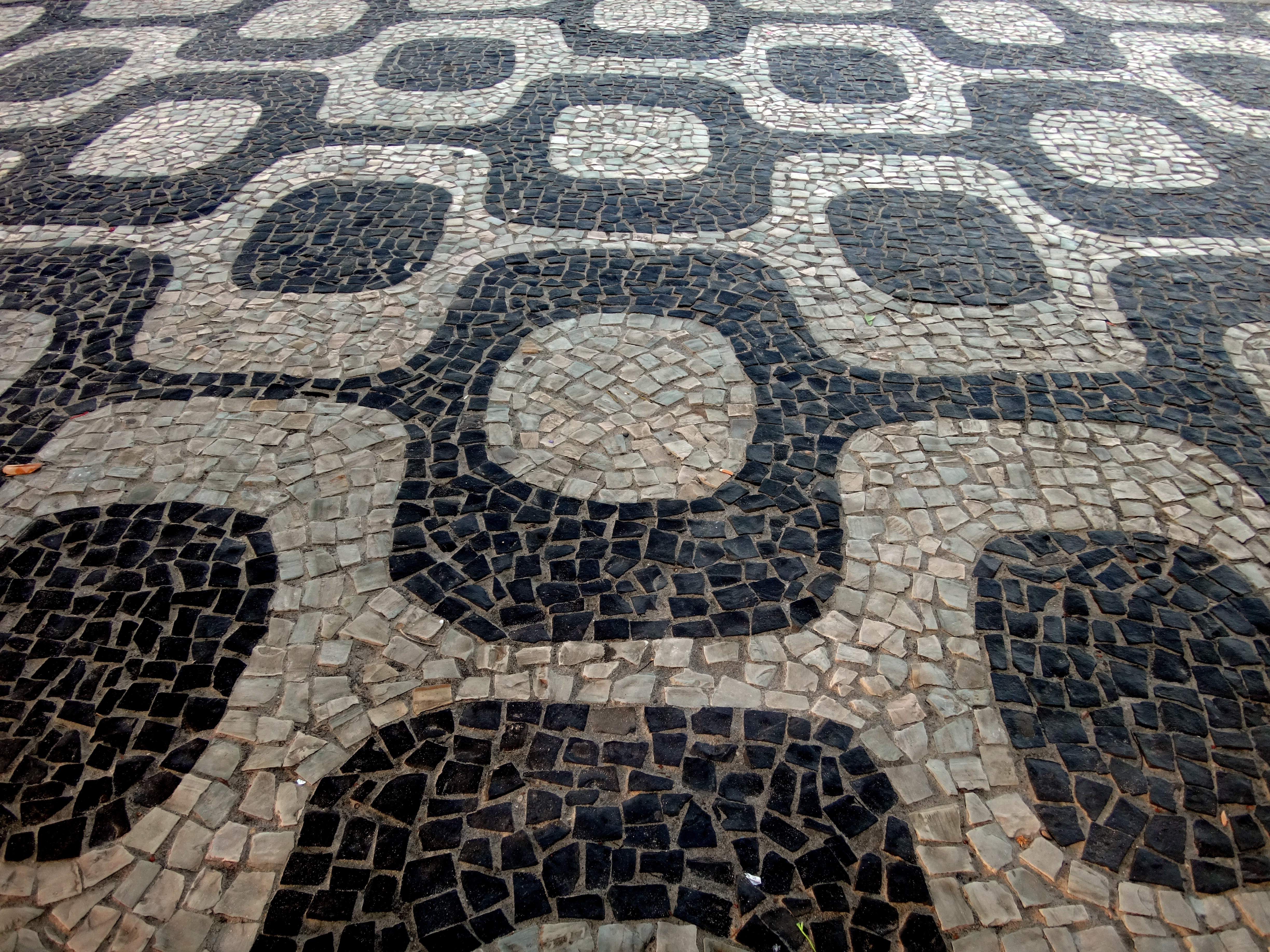 Dallage dans la plupart des rues